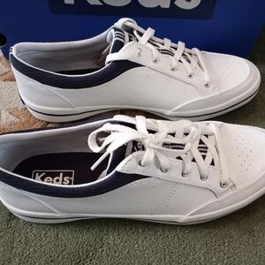 EUC Keds " Rebel" White Leather Sporty Athleisure Sneakers